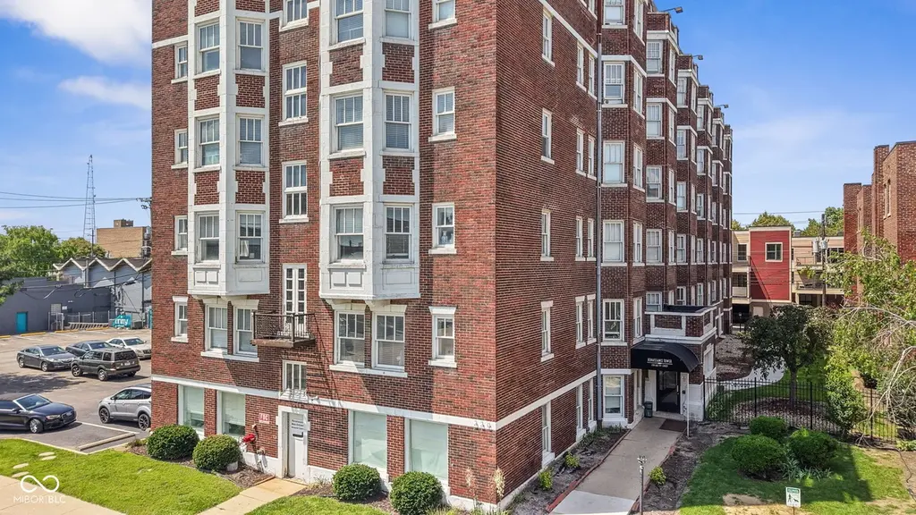230 E 9th St #503
