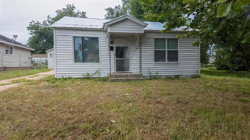 313 W Texas Ave