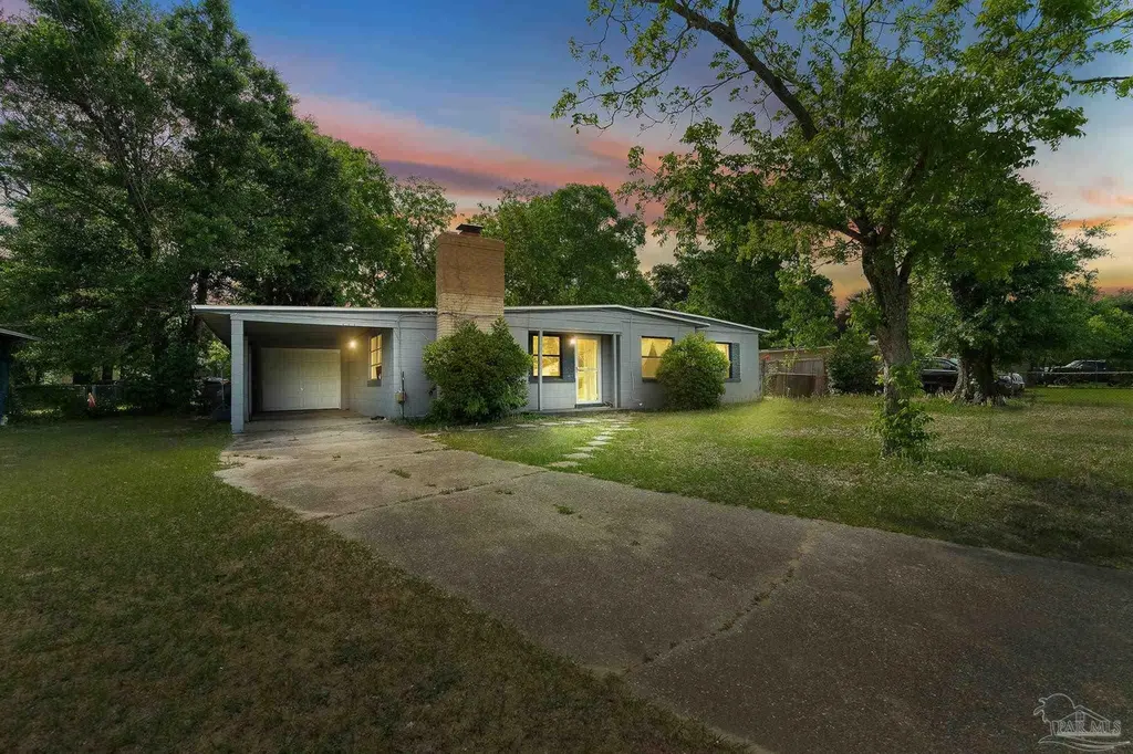 107 W Madison Dr