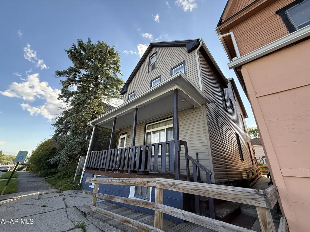 629 N 7th Ave