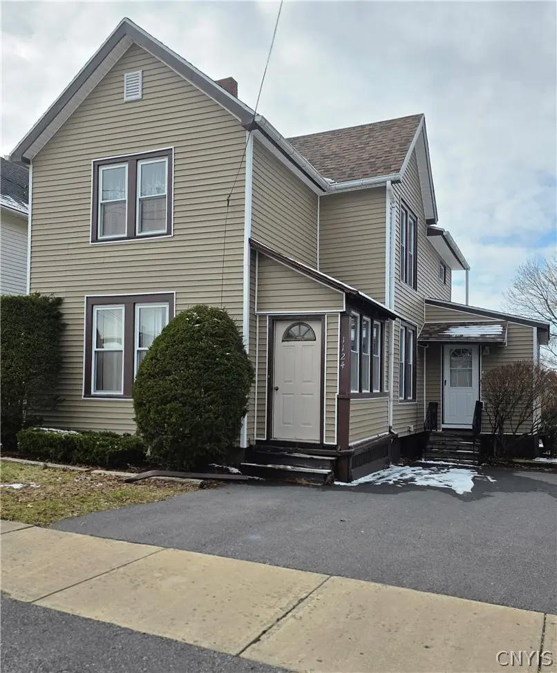 1124 Hammond Ave