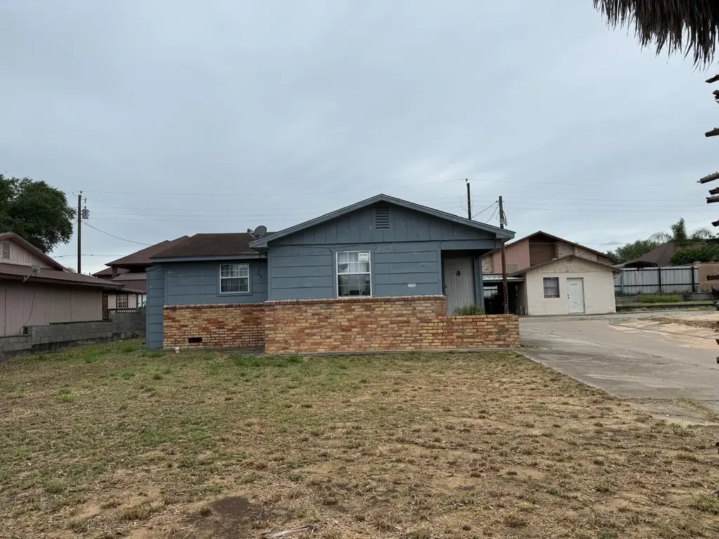 2153 Willow Cove Dr