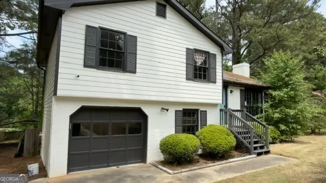 408 Willow Ct SE