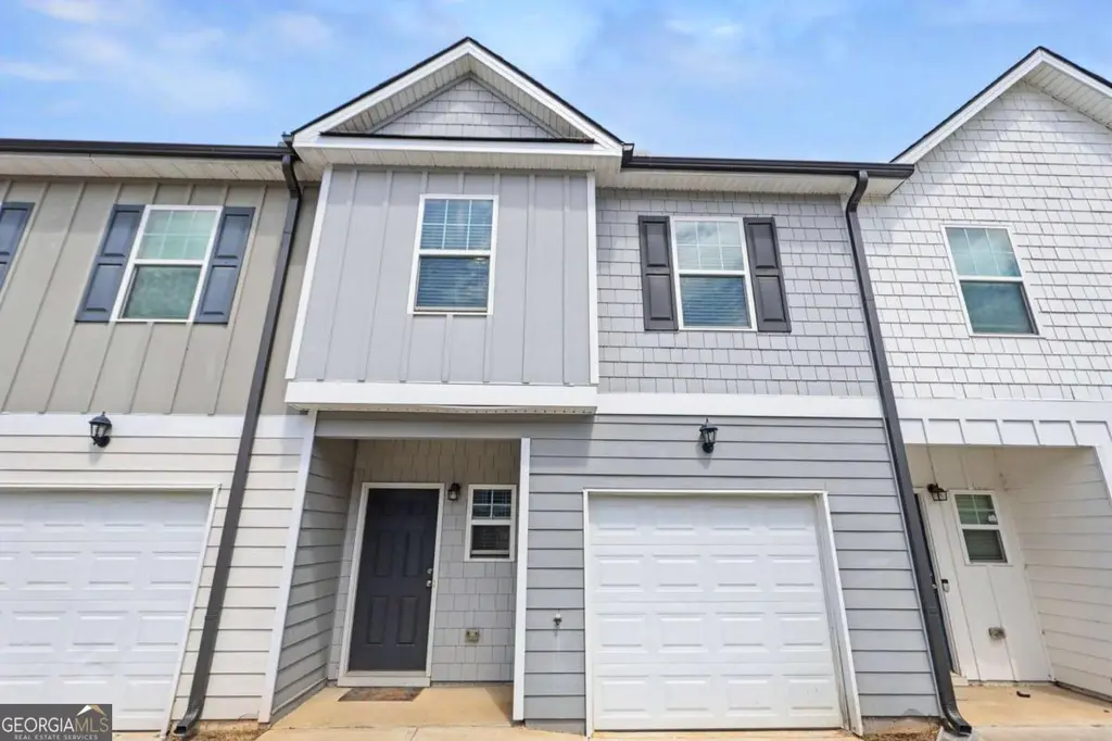 5106 Lower Elm St