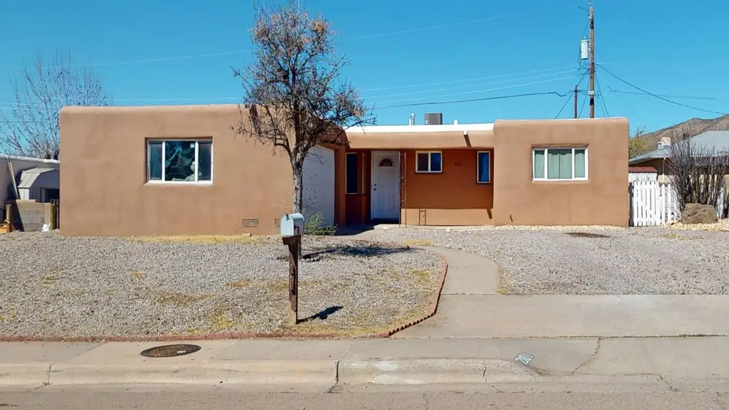 2101 Snow Dr