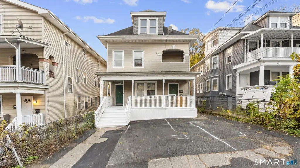 37 Plaza Ave