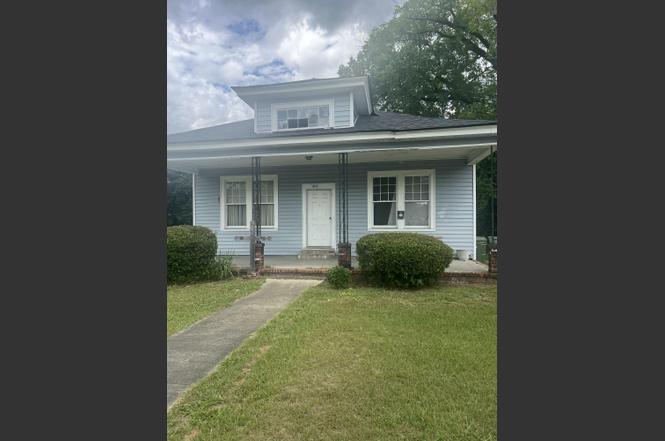 407 W Bartlette St