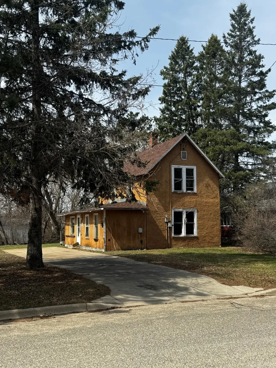 503 Lake Ave