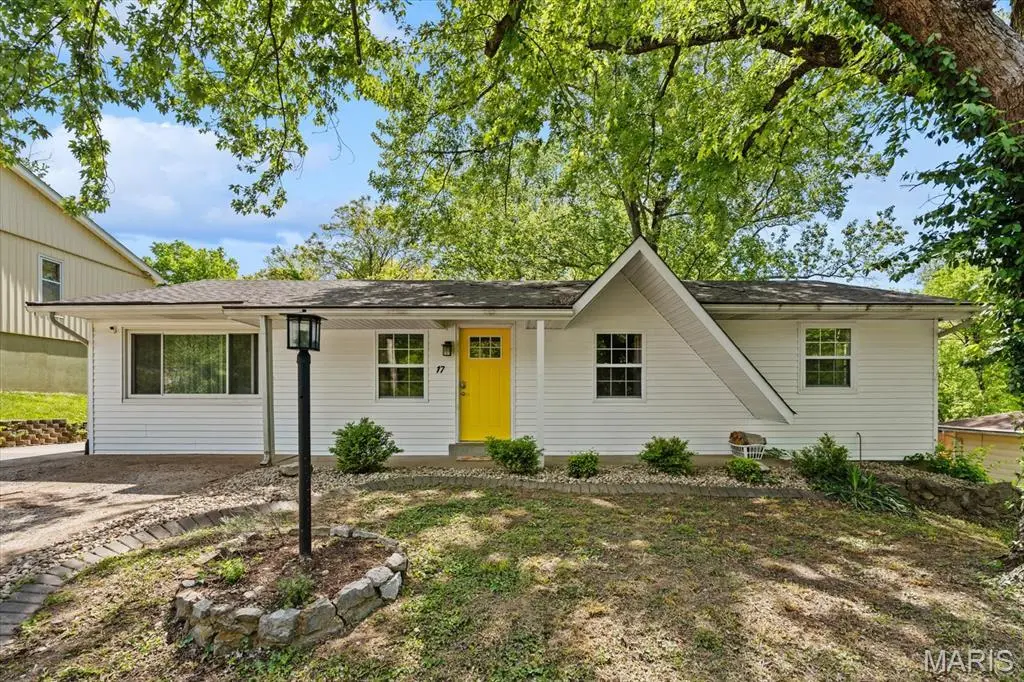 17 Highwood Ln