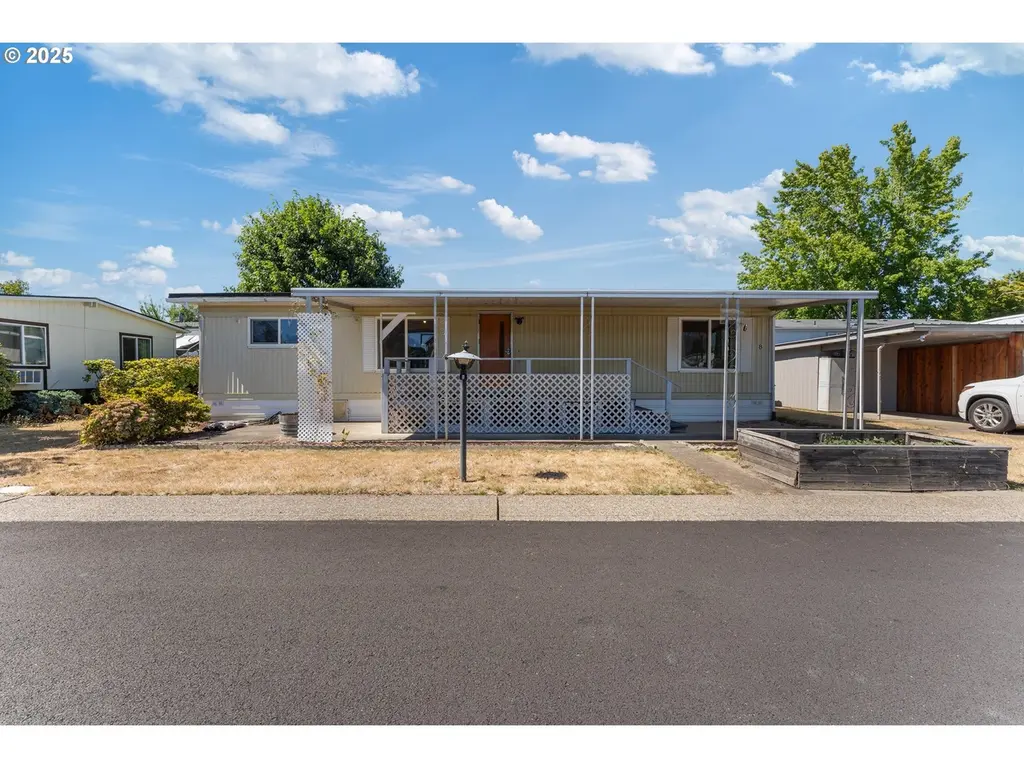 2681 SE River Rd #8