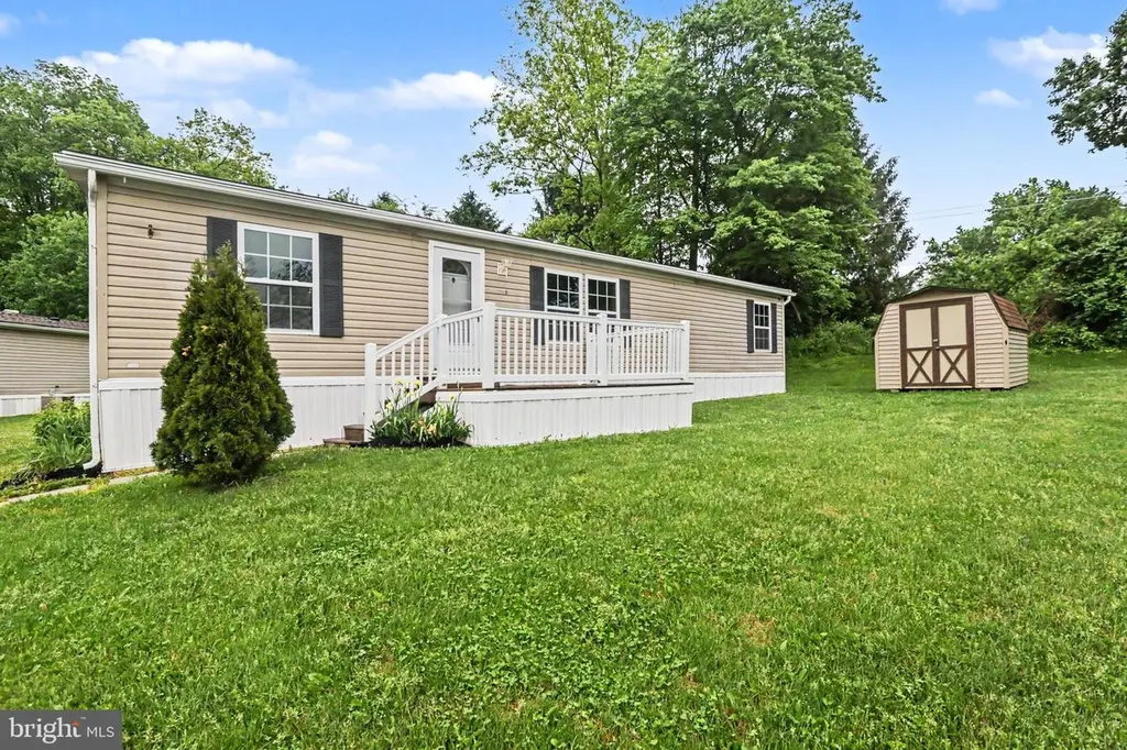 49 Meadowview Dr