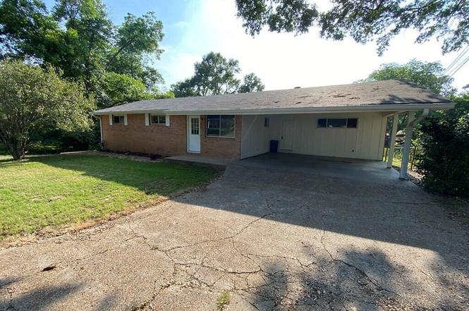 305 Cottage Dr