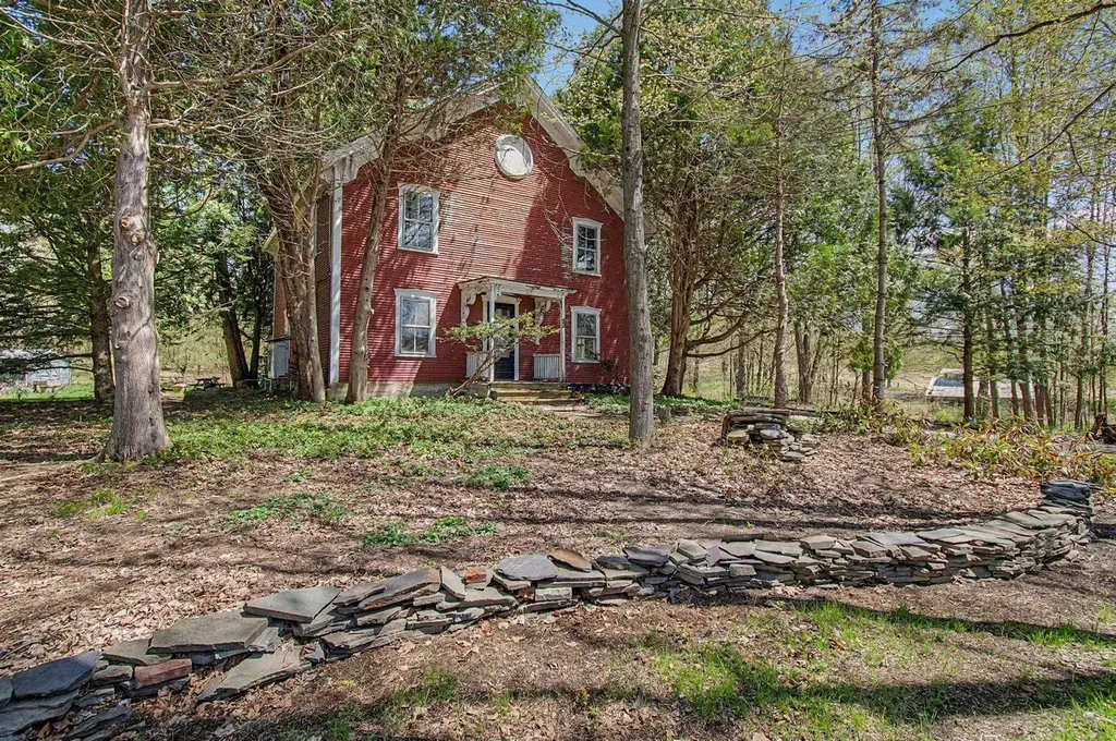 52 Weed Rd