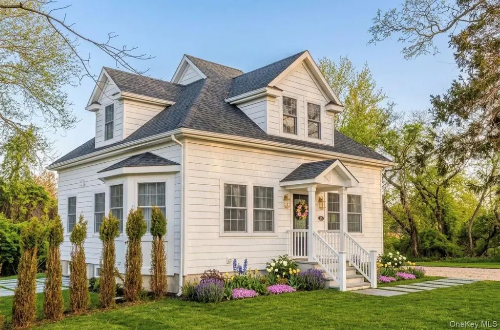 54 Hayground Rd