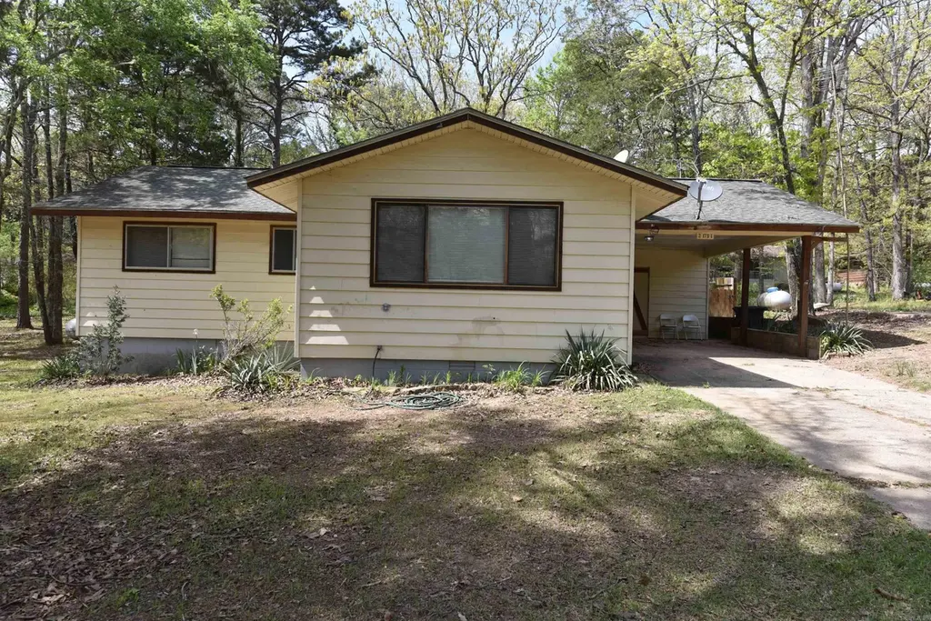 110 Meadow Ln