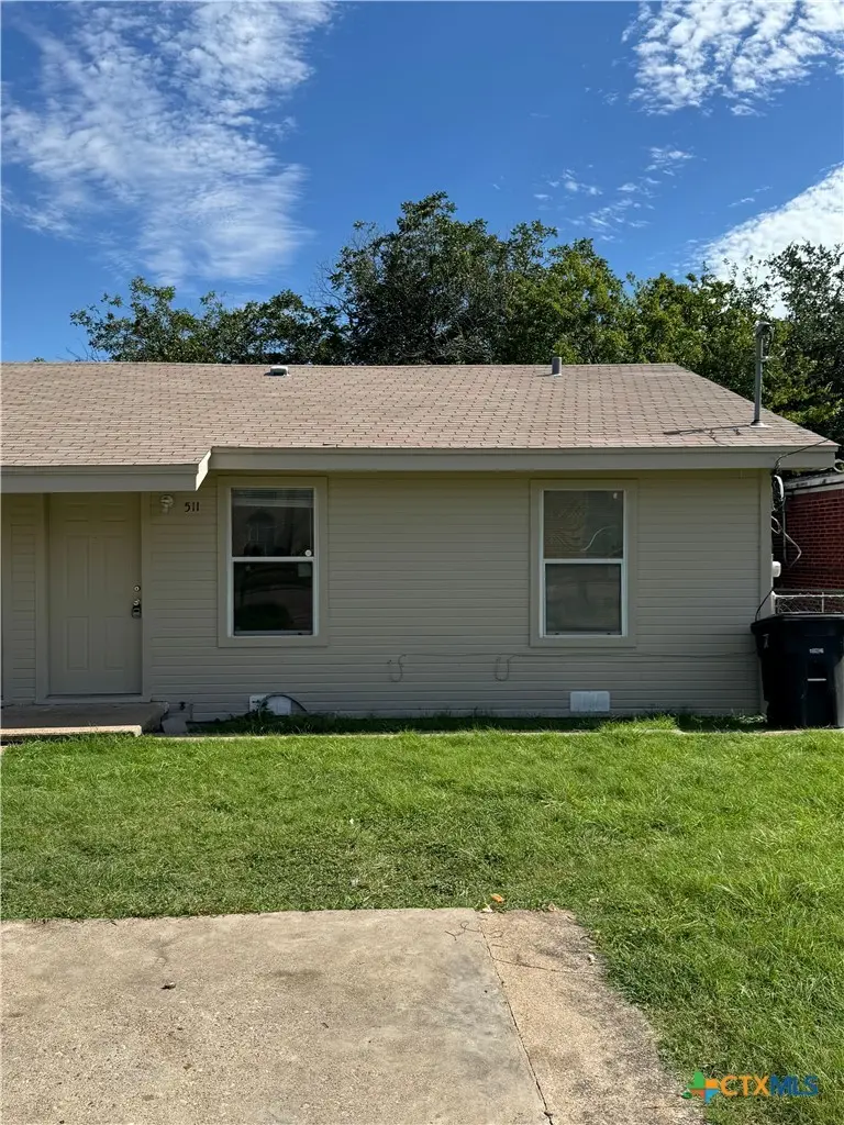 511 W Hallmark Ave
