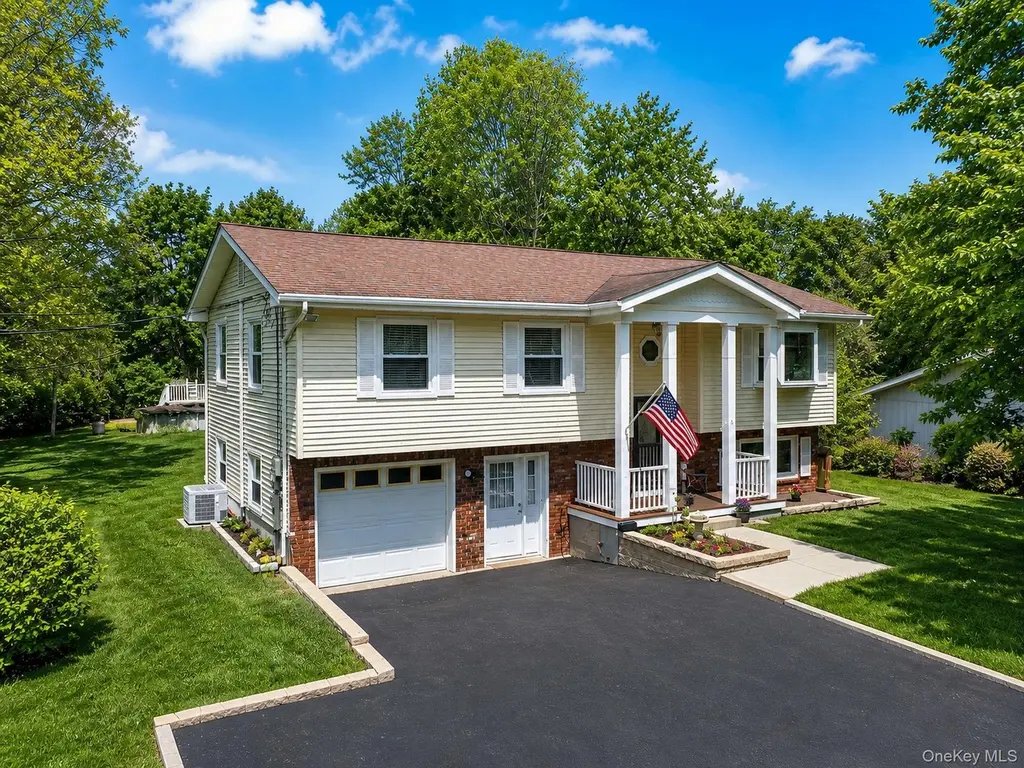 14 Foxwood Dr