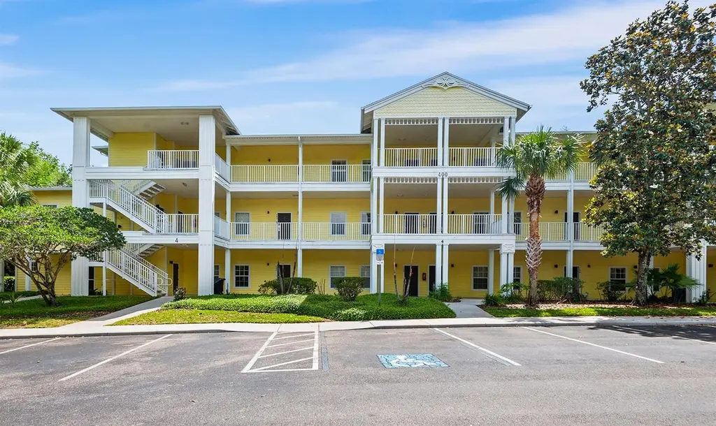 402 Lucaya Loop