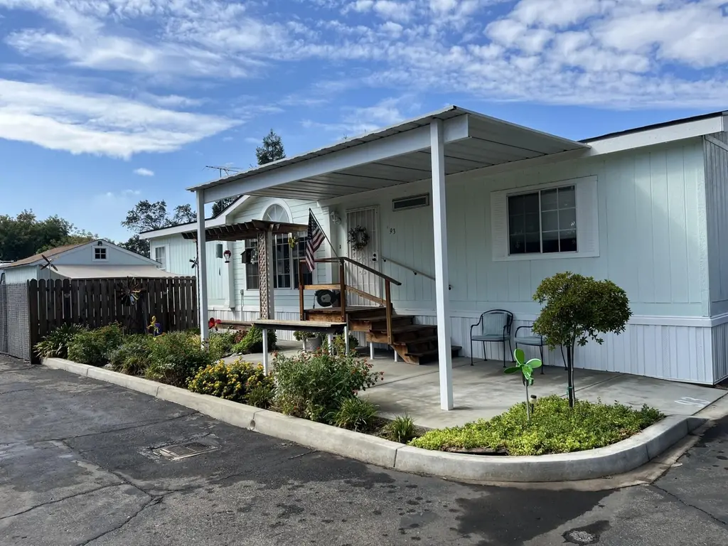 820 S Chinowth St Unit sp93