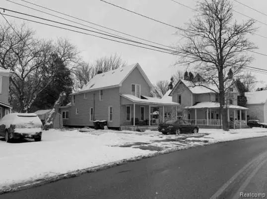 330 N Main St