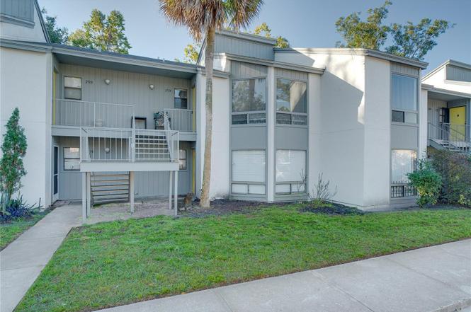 2512 Lemon Tree Ln Unit C
