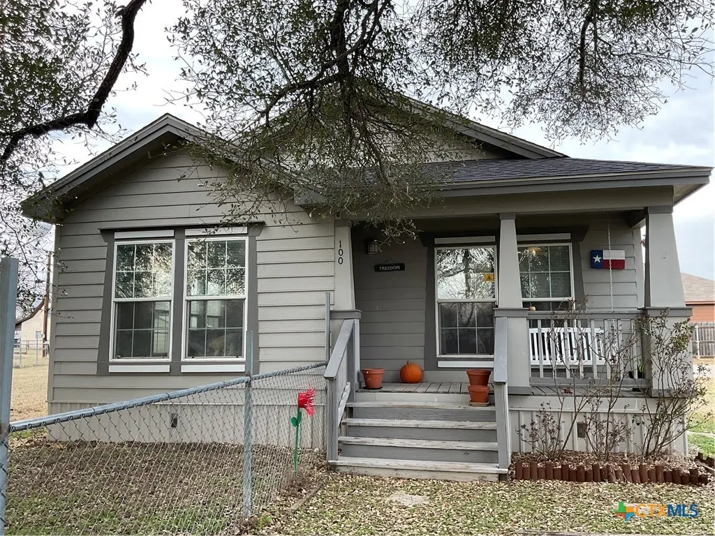 100 El Paso St