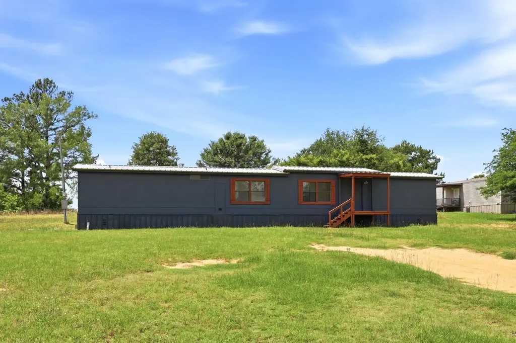 10722 Locust Dr