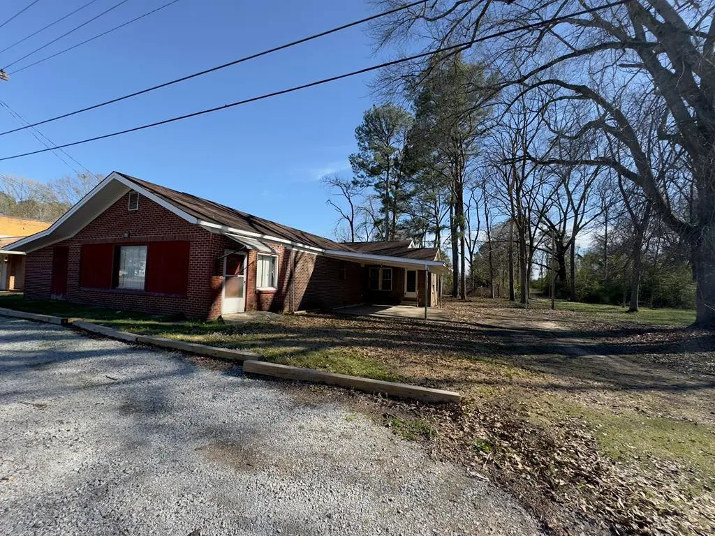 232 E Calhoun St
