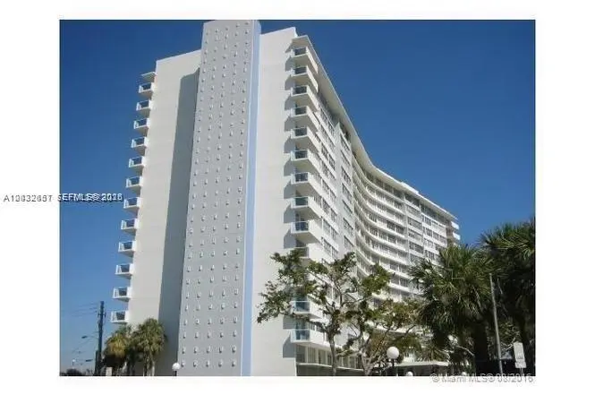 7441 Wayne Ave Unit 2O