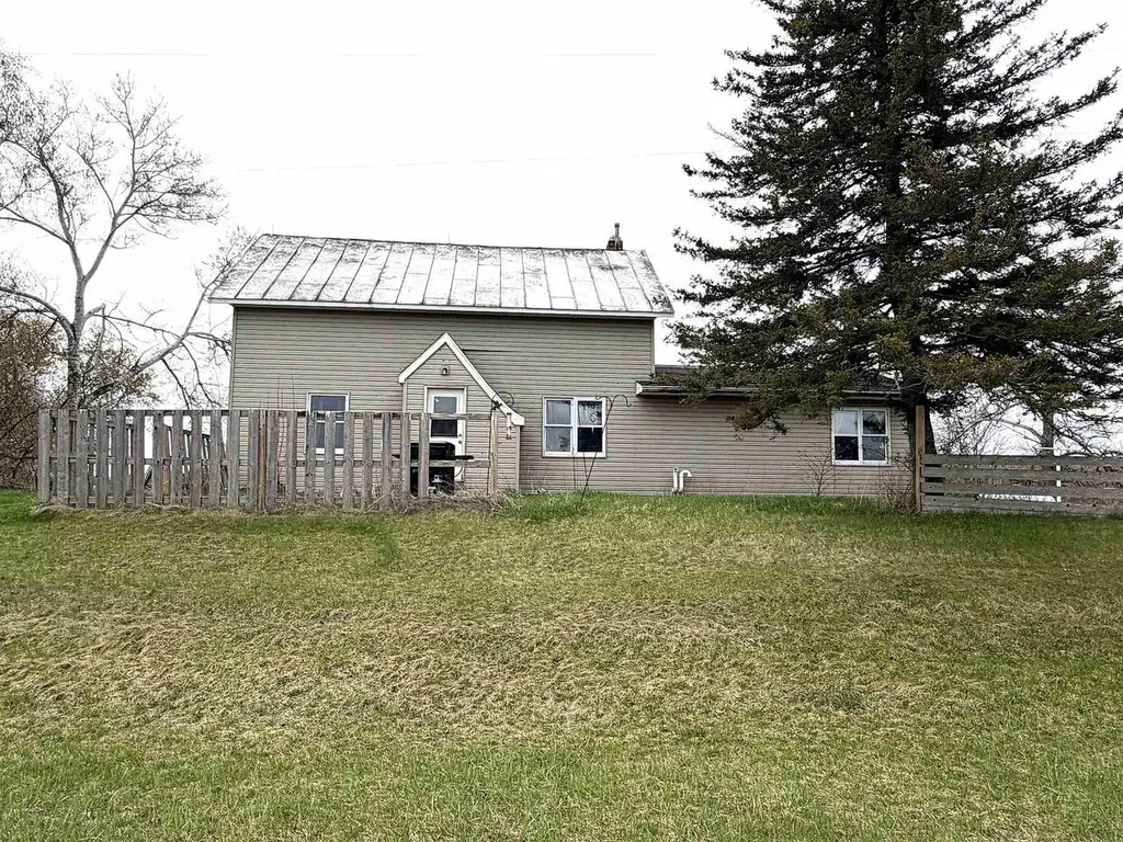 W4663 Woodlund Rd