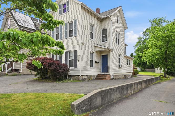 17 Lake Ave