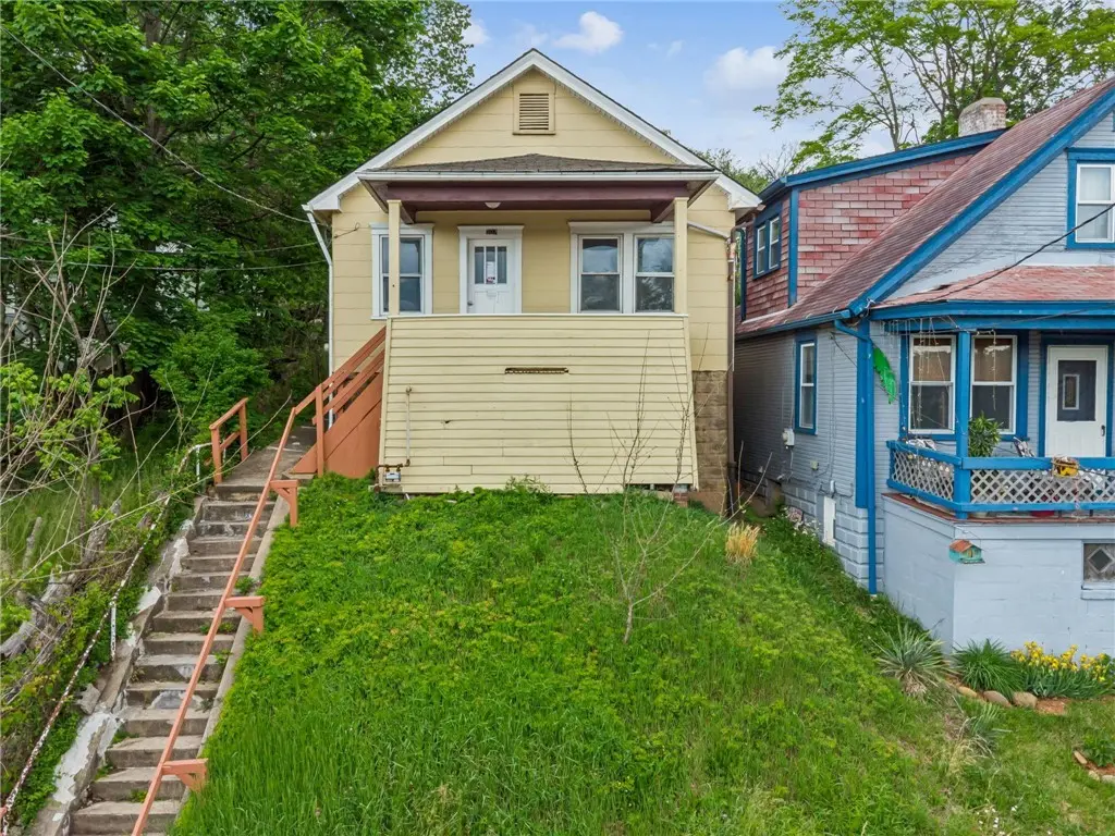907 Vermont Ave