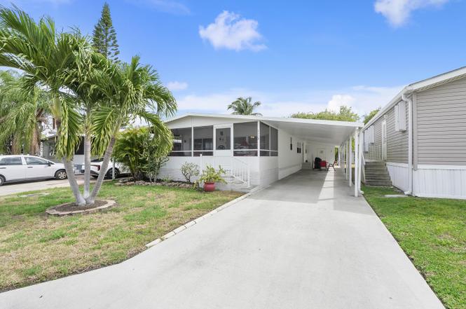 5490 SW 32nd Ter