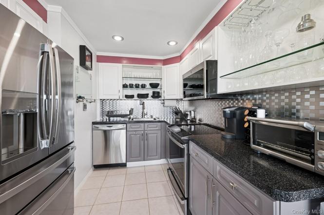 162-40 9th Ave Unit 8B