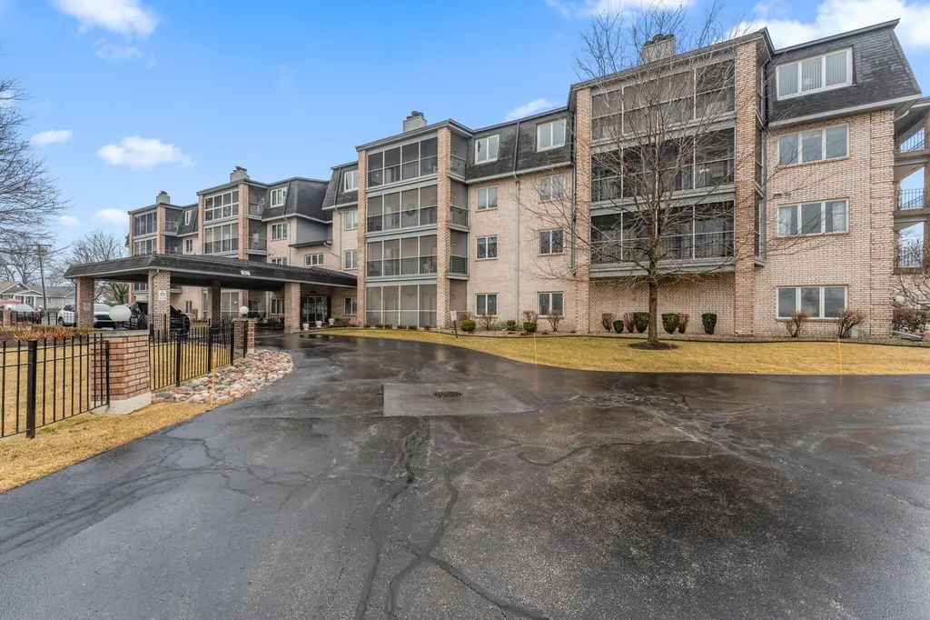 8220 Harrison Ave #408
