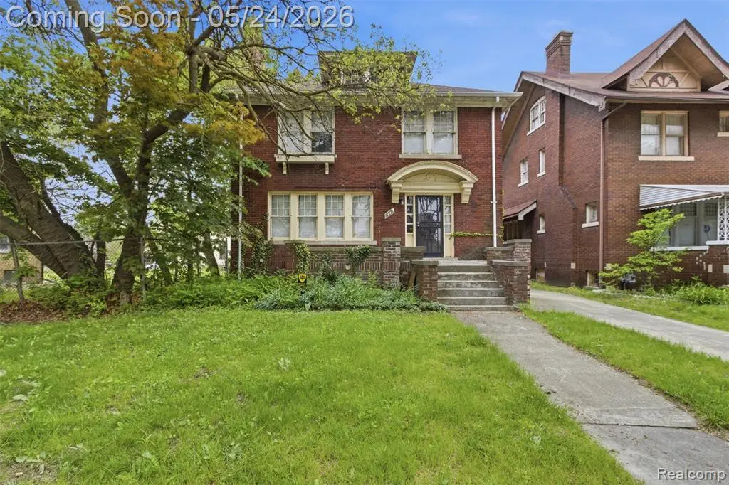 8221 Dexter Ave