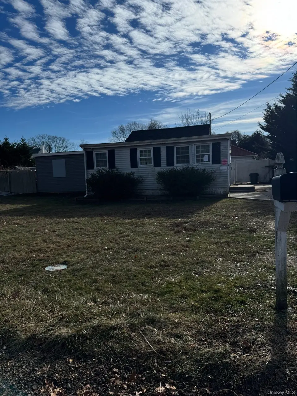 122 Manor Dr
