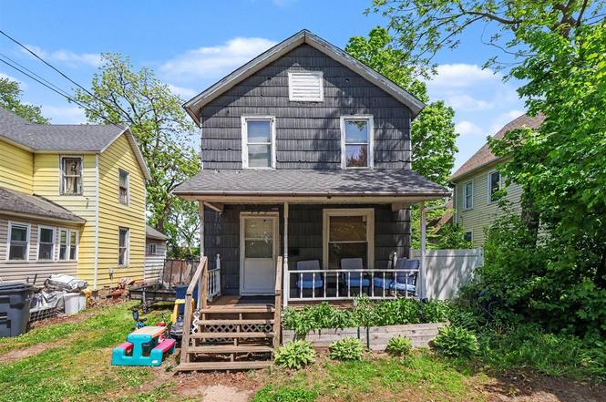 923 Jackson St