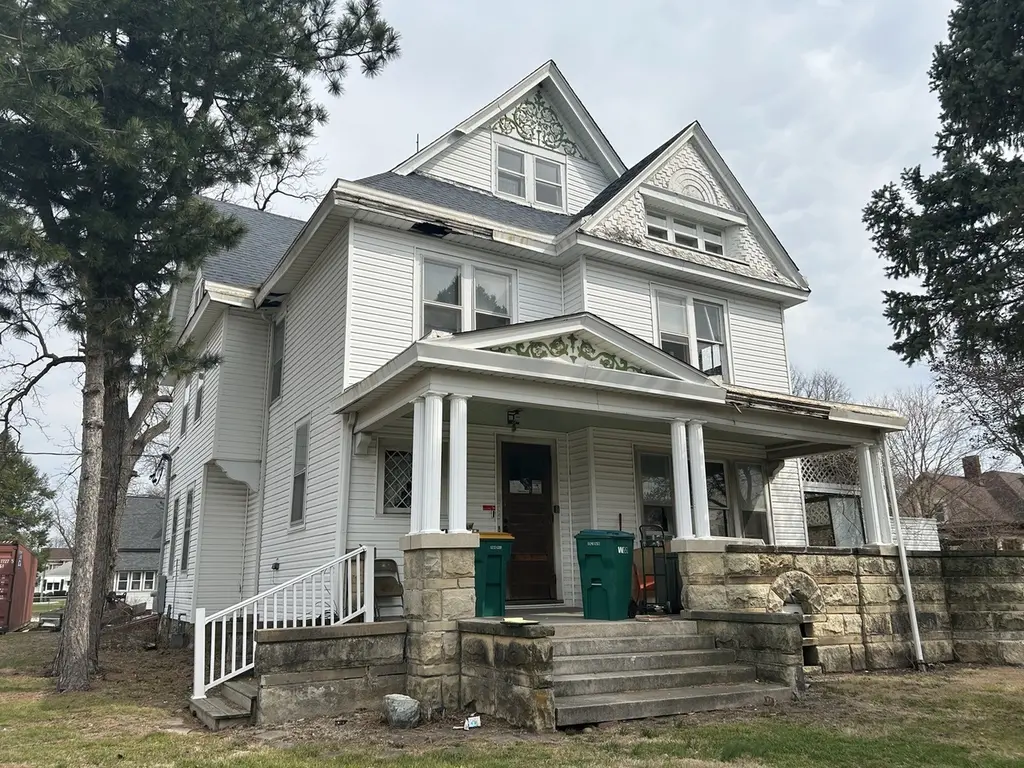 505 S Main St