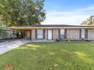 229 Auburn Dr