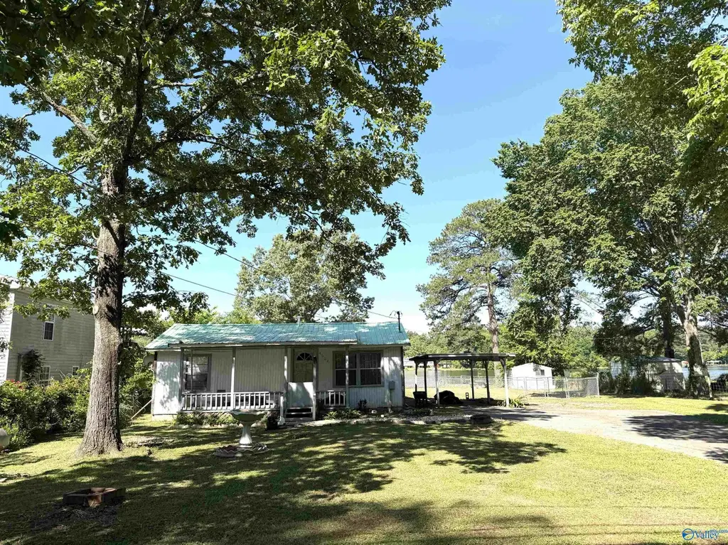 4524 Shore Dr