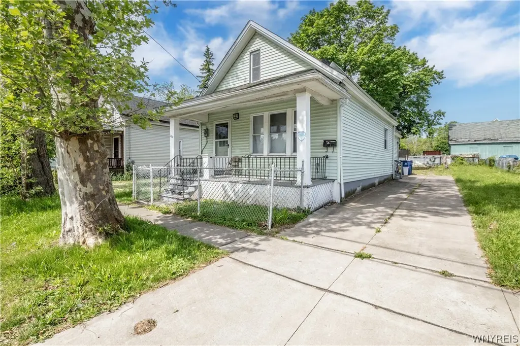 204 Herman St