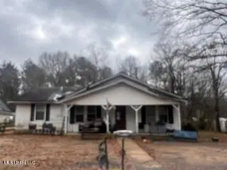 1204 Main St