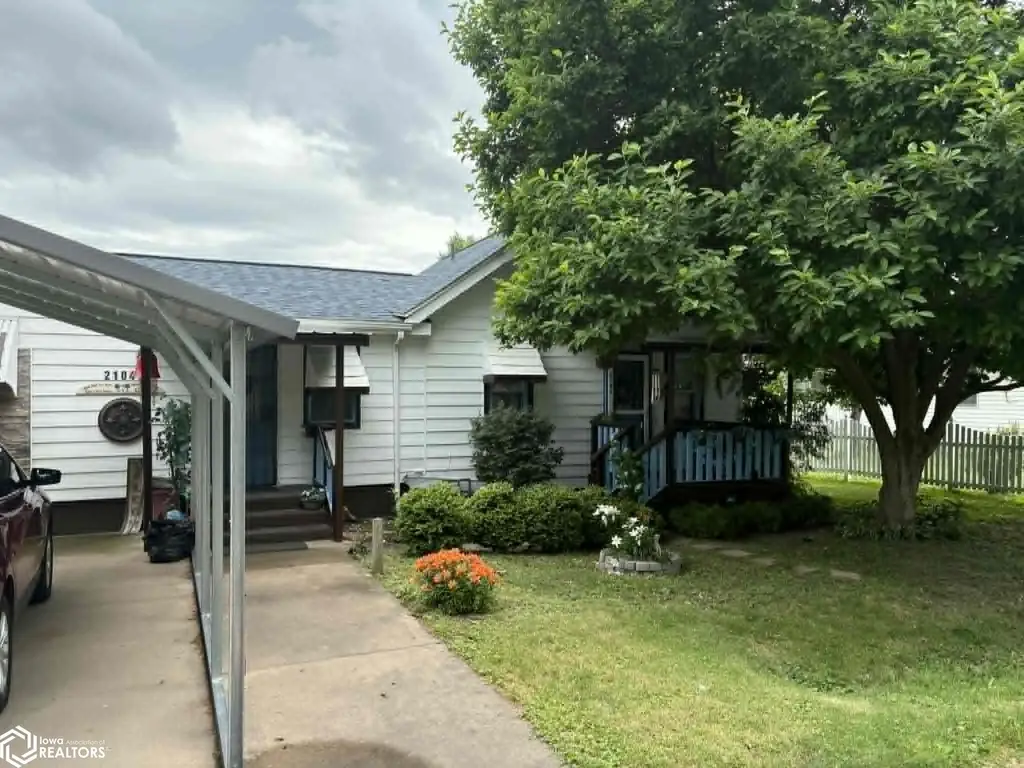 2104 Melvin Ave