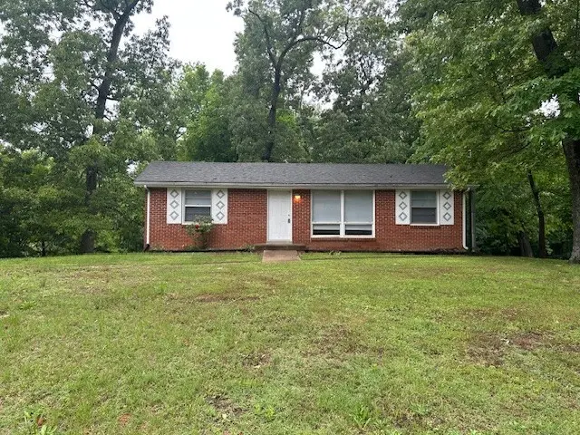 108 Meadowbrook Dr