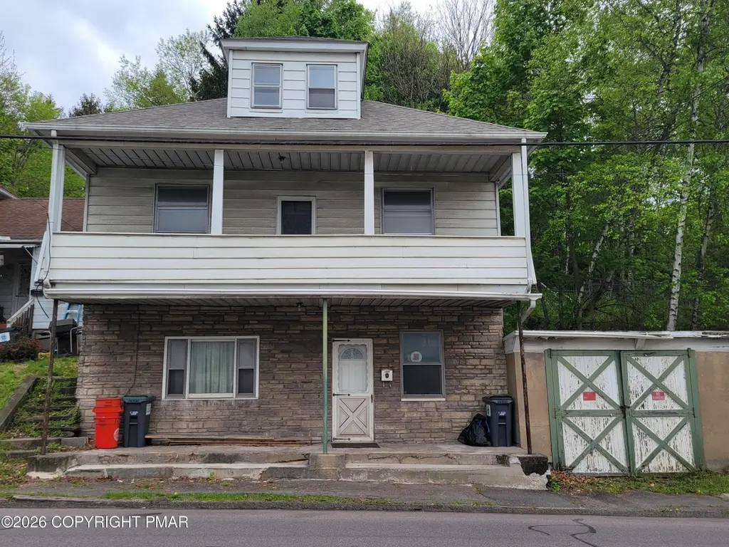 1249 Main St