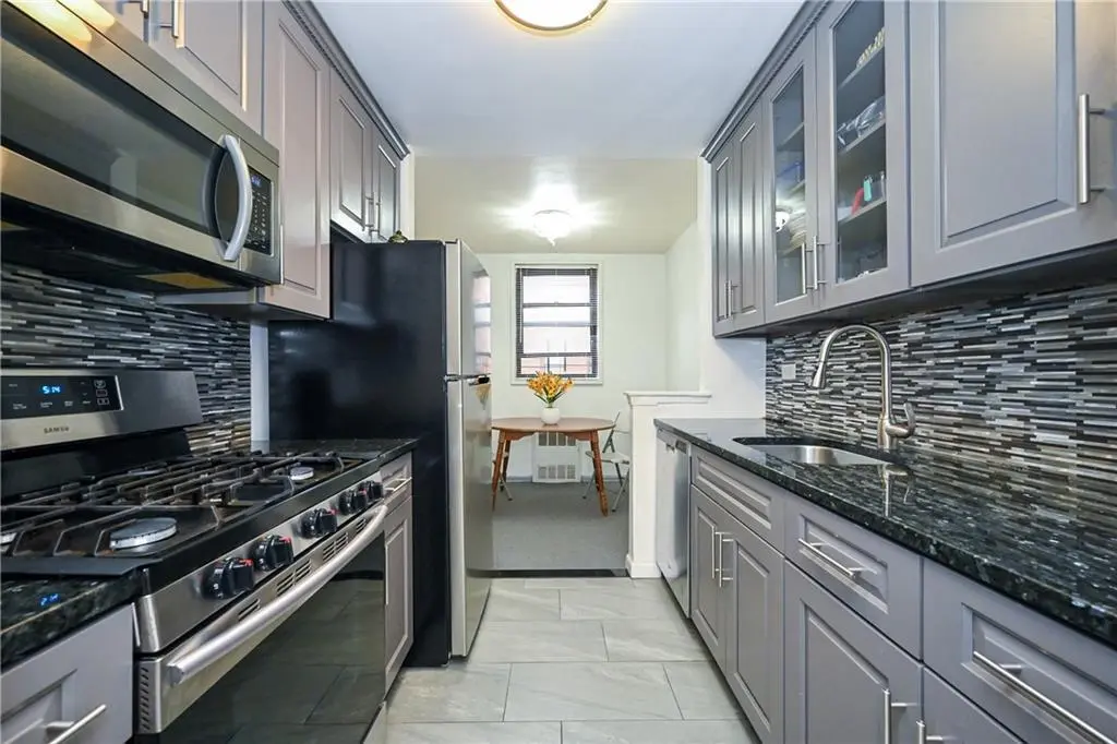 1165 E 54th St Unit 2P