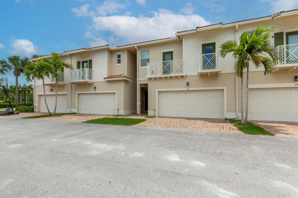 63 Dogwood Ct