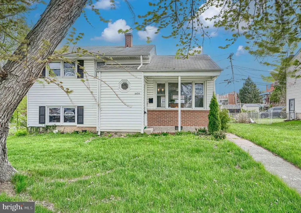 1405 Ingleside Ave