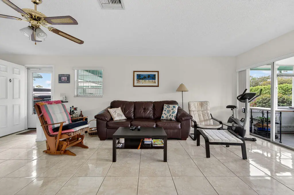 622 Hummingbird Ln
